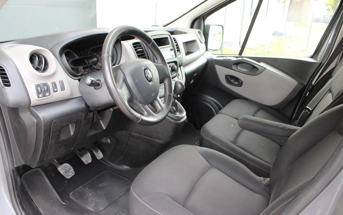 Renault Trafic cena 42700 przebieg: 227000, rok produkcji 2015 z Radomsko małe 211